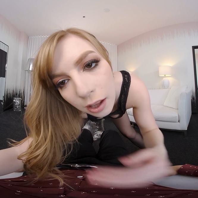 Blonde honey making you squirm VR Porn Video